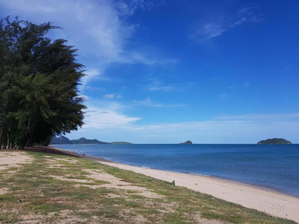 Pearl By The Sea Resort Prachuap Khiri Khan Exteriör bild